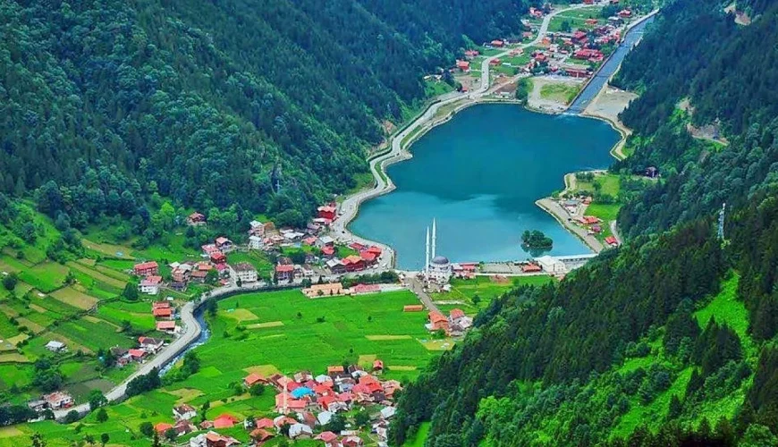 Doğal Güzellik: Uzungöl