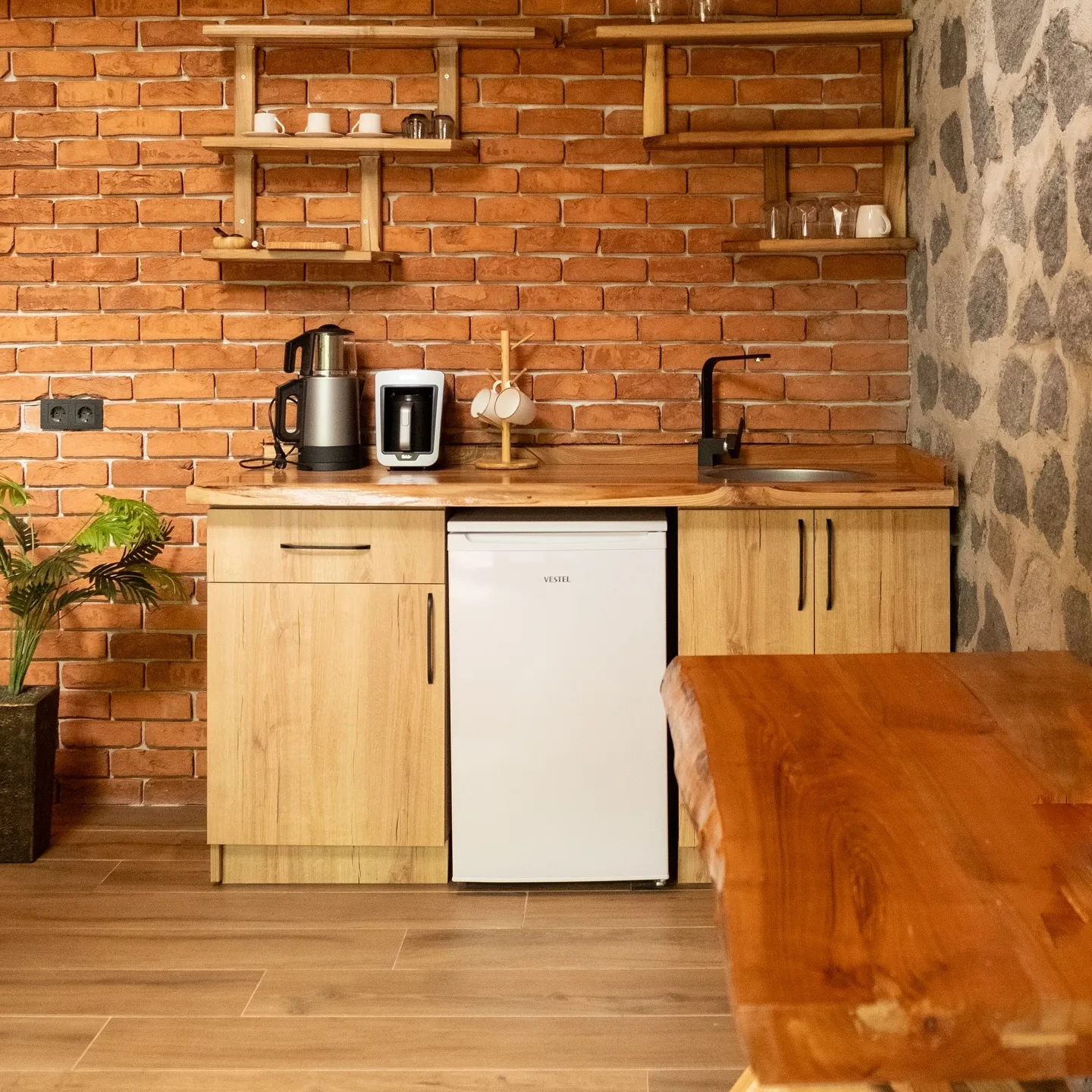 Stream Bungalov 111